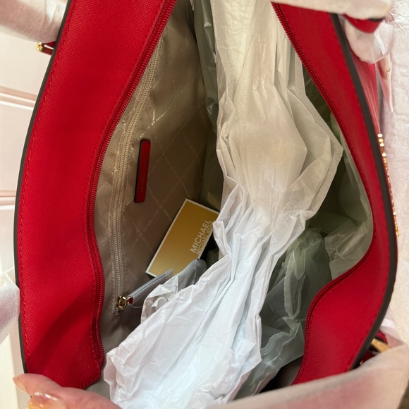 Michael Kors Gilly Large Drawstring Travel Tote in Bright Red - Picture 13 of 16